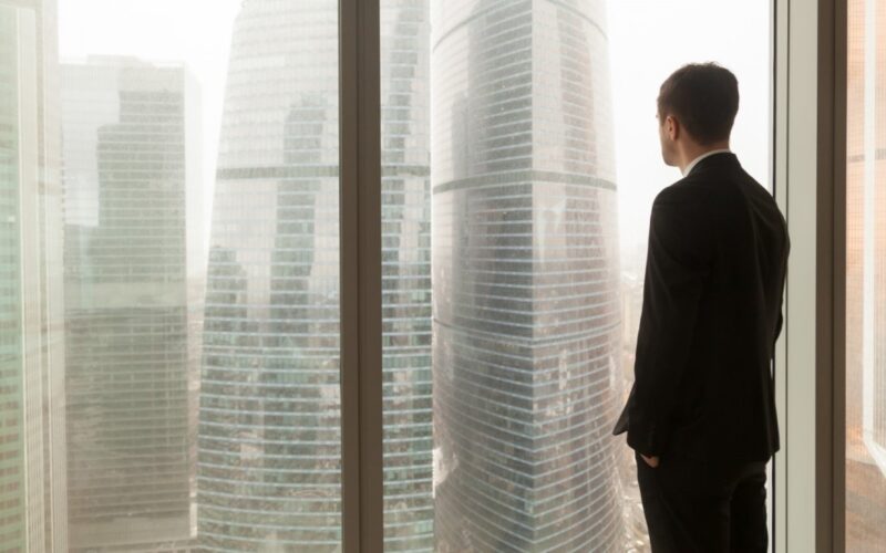 CEO: uma função ao lado